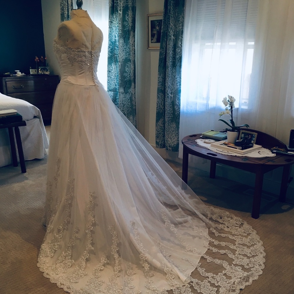 Wedding dress